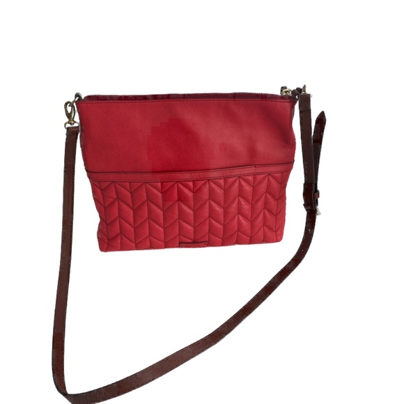 Fossil small crossbody red used moderately - Picture 9 of 12